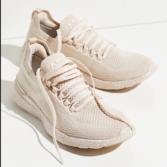 APL- TechLoom Breeze Sneaker in Beach & Speckle - Picture 2 of 9